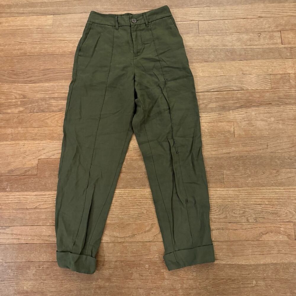 A New Day olive green cuffed khaki ankle pants size 2
 b54
